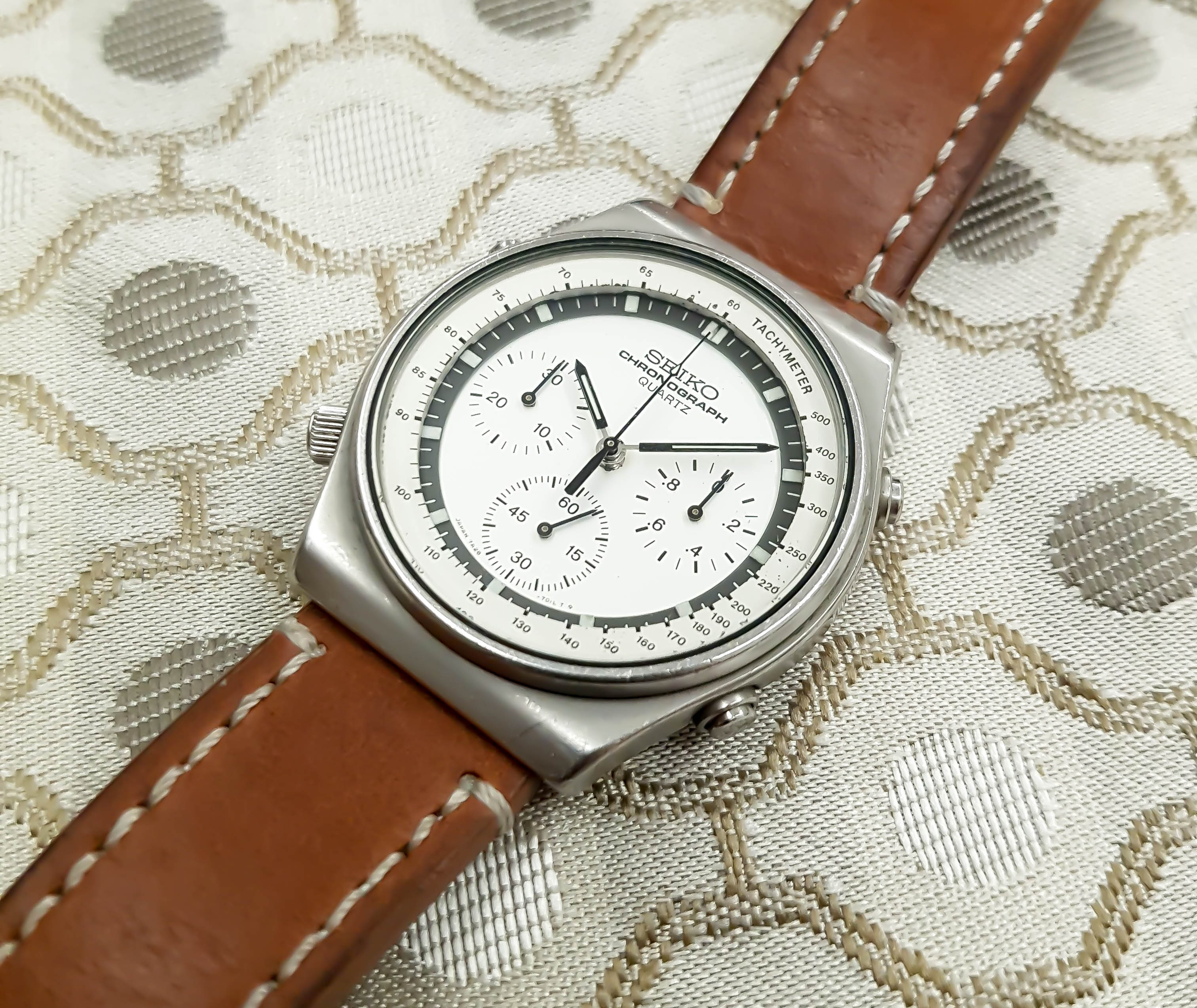 The Seiko 7A28-7010: A Case for Collecting Vintage Quartz Watches | Two  Broke Watch Snobs