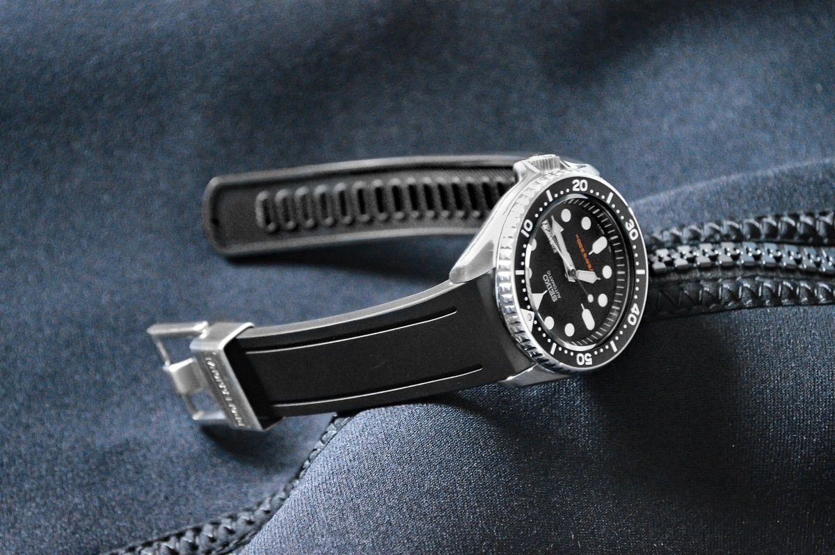Crafter Blue Strap Review: Seiko SKX Curved End Rubber Strap (CB05)