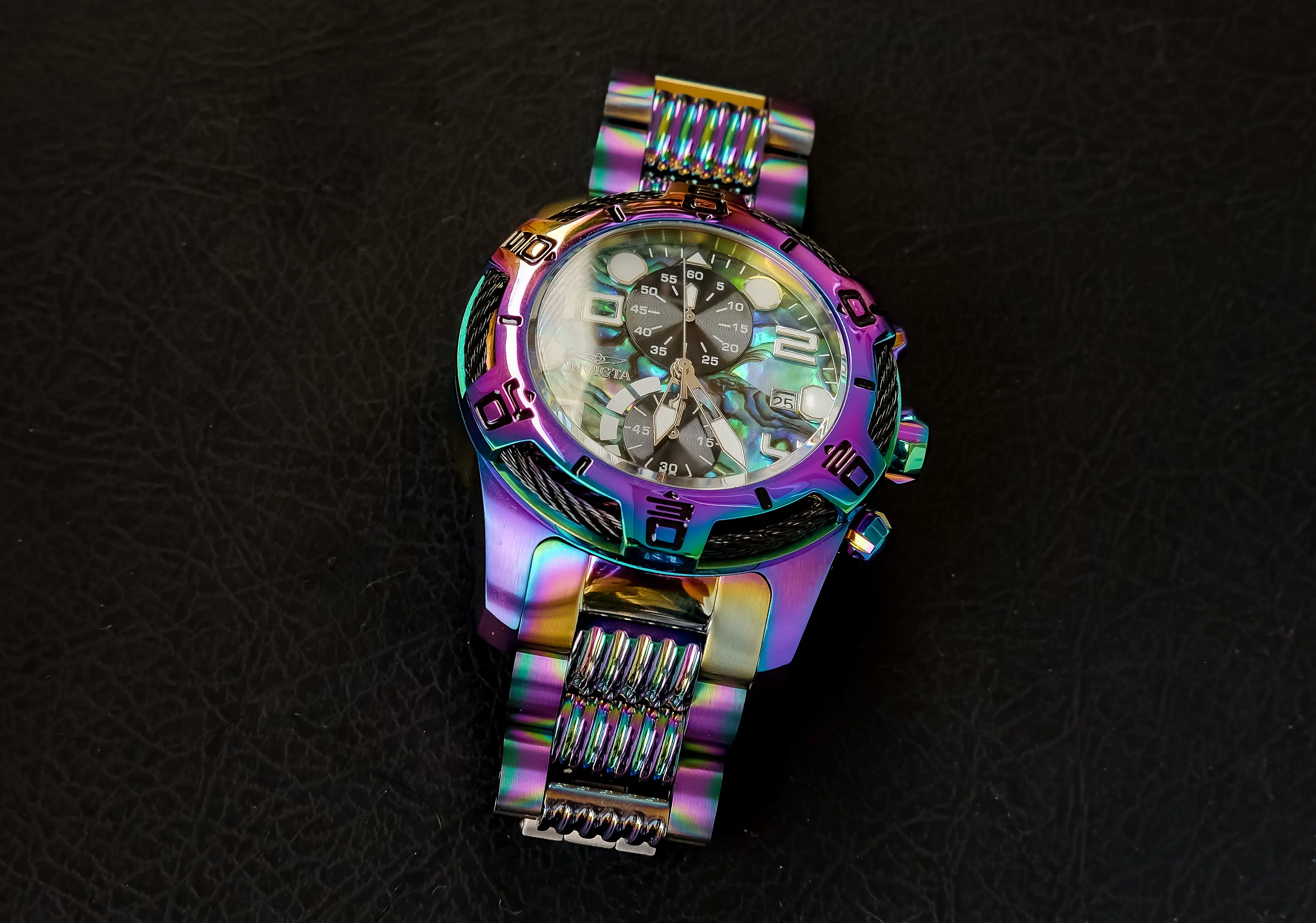 Invicta-Bolt-Rainbow-Case-25552-17.jpg.webp