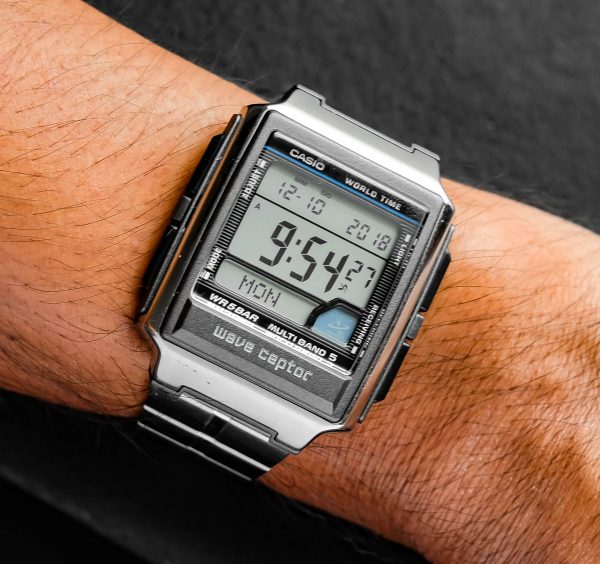 Casio Wave Ceptor Review (WV-59DJ-1AJF) | Two Broke Watch Snobs