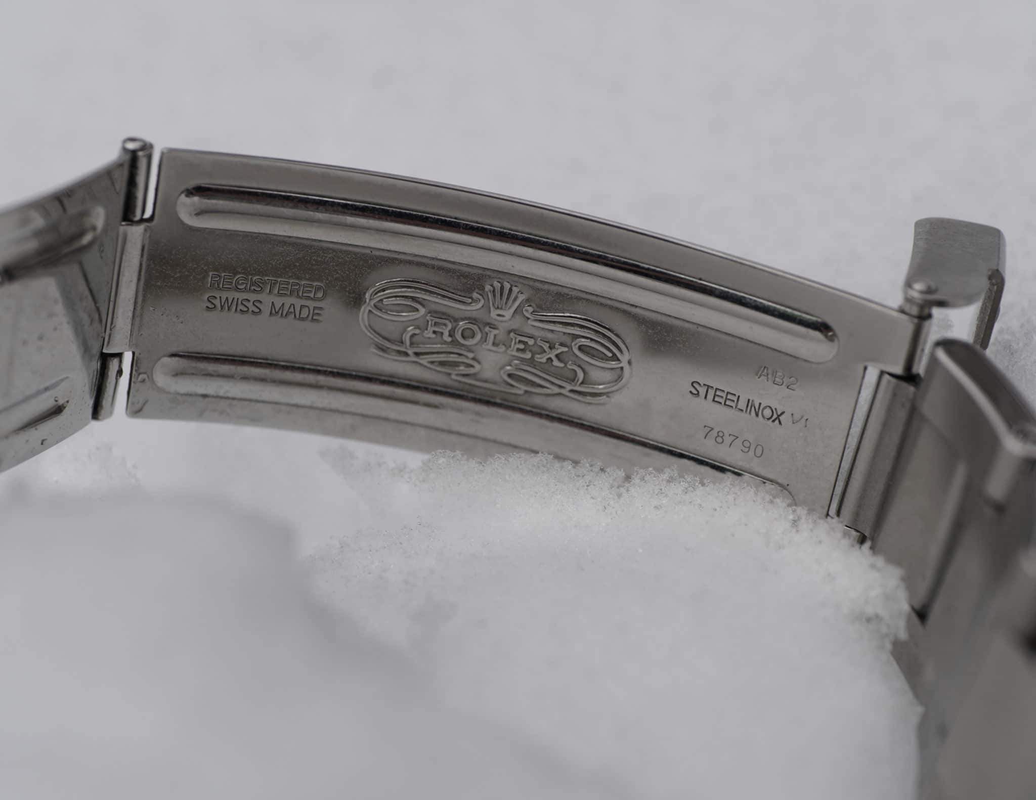 vare Træde tilbage stå på række Rolex Explorer 14270 Review: Understated Elegance in 36mm