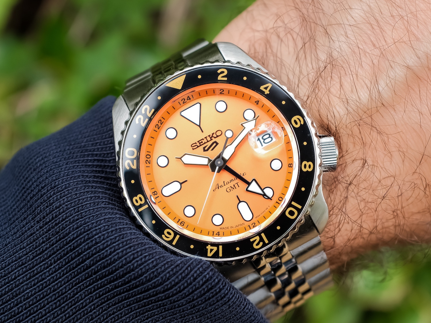 seiko-5-gmt-review-the-perfect-seiko-5-release-two-broke-watch-snobs