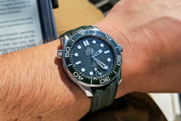 Are Luxury Divers Better Than Mid-Price Options, or Just More Famous?