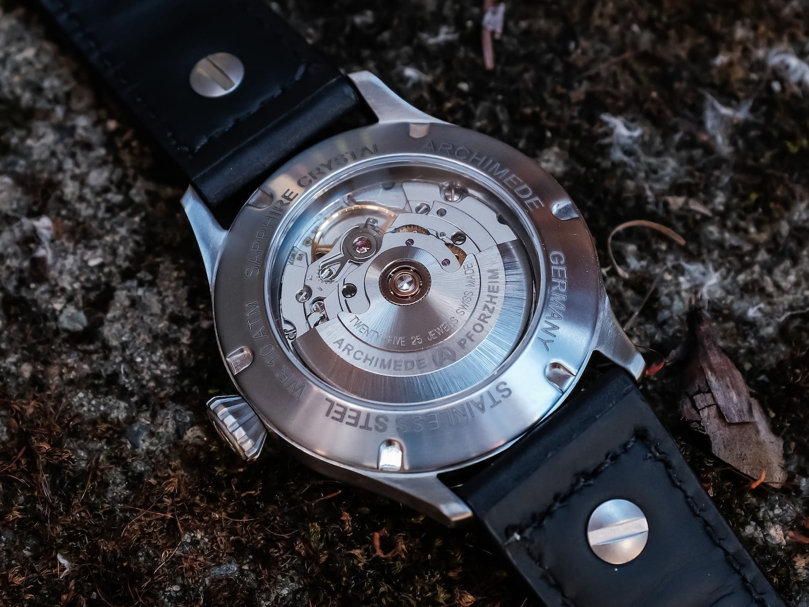 Hands-On Video Review: The Archimede Pilot 39 | Two Broke Watch Snobs