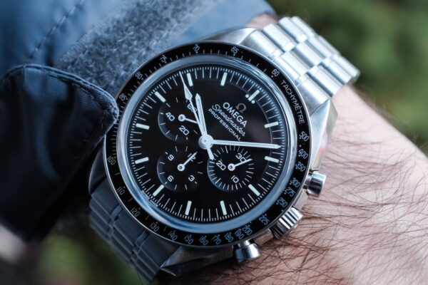 Speedmaster vs El Primero: Hands-On Review of Two Iconic Chronographs