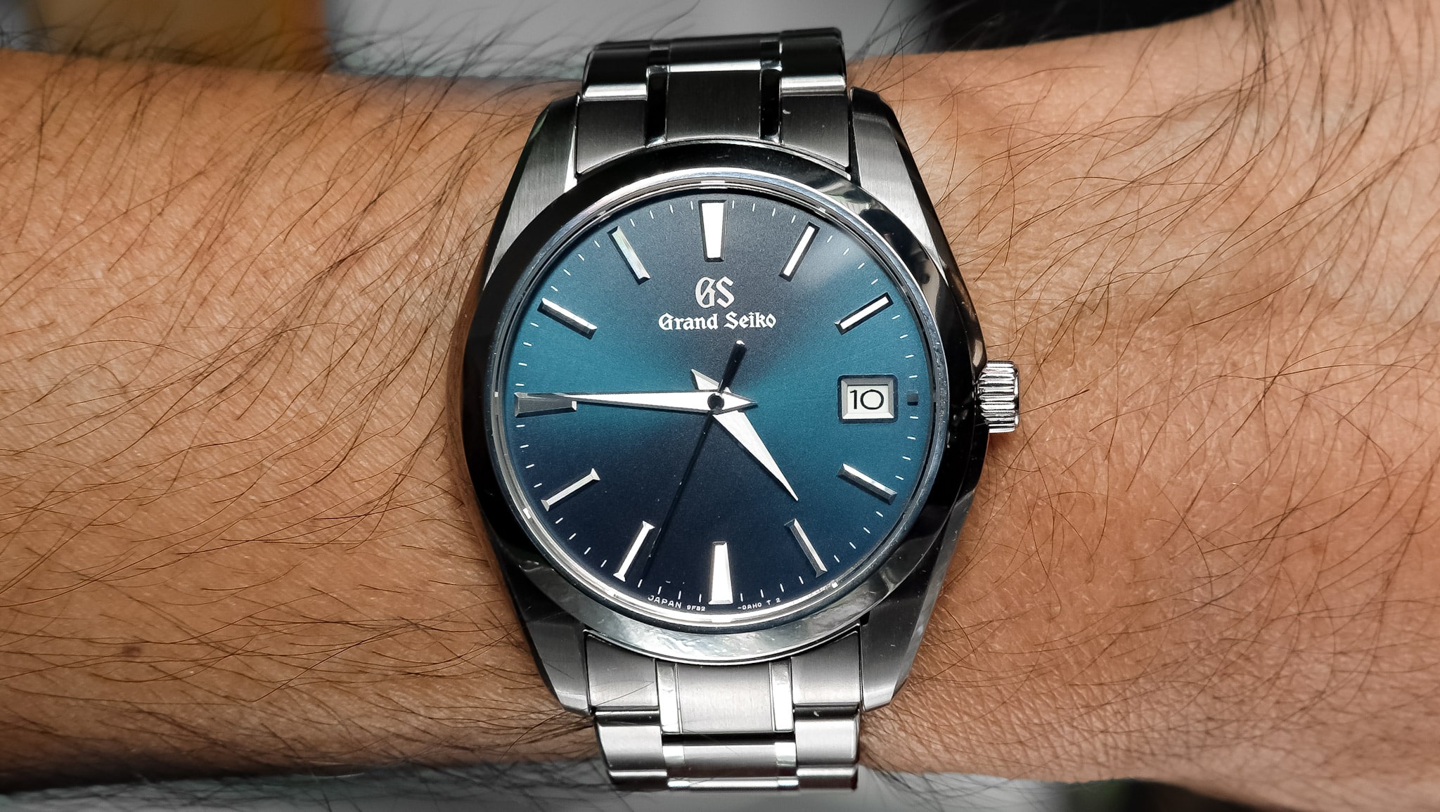 Grand Seiko Quartz vs Mechanical: After Reviewing Both, Here’s What We’d Choose
