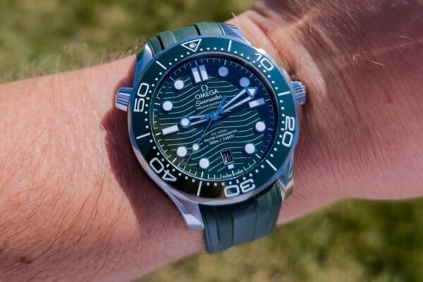 Omega Seamaster vs Oris Aquis: Our Hands-On Dive Watch Comparison