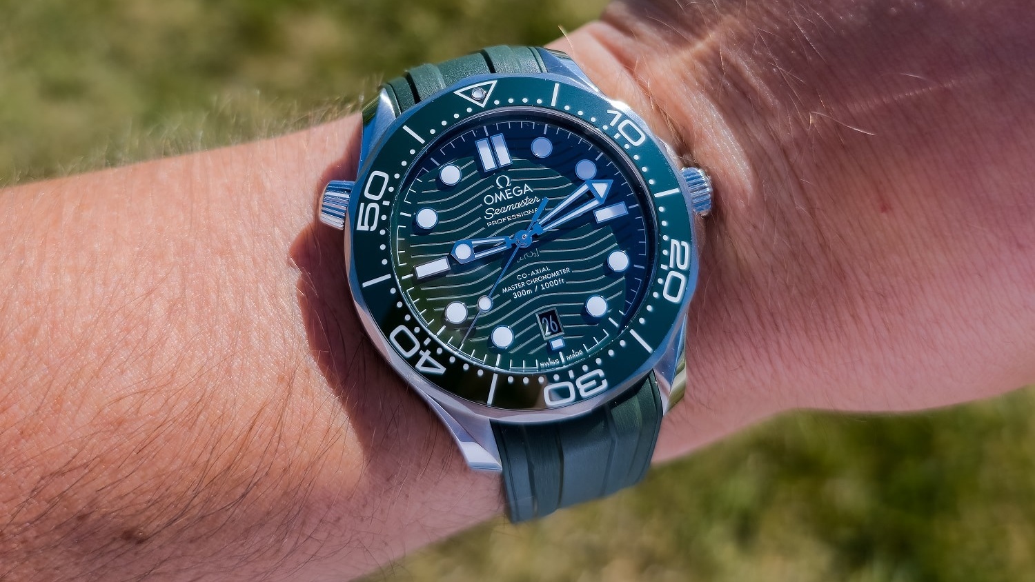 Omega Seamaster - Omega Seamaster vs Oris Aquis: Our Hands-On Dive Watch Comparison